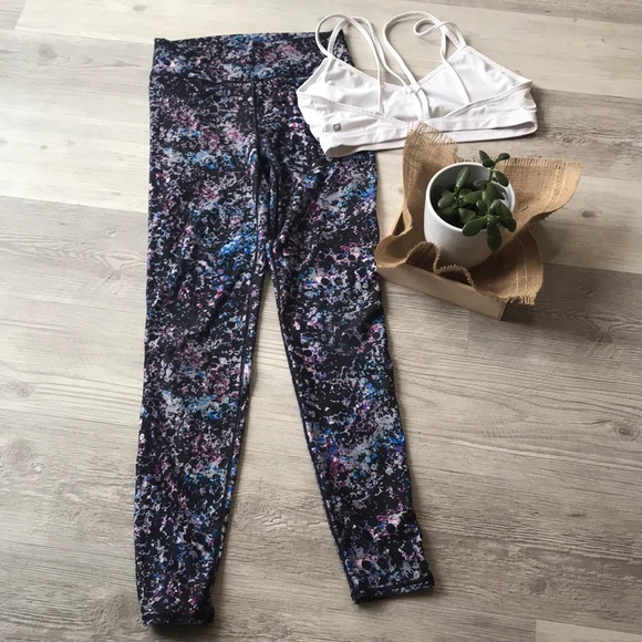 Fabletics Bundle - Picture 6 of 7